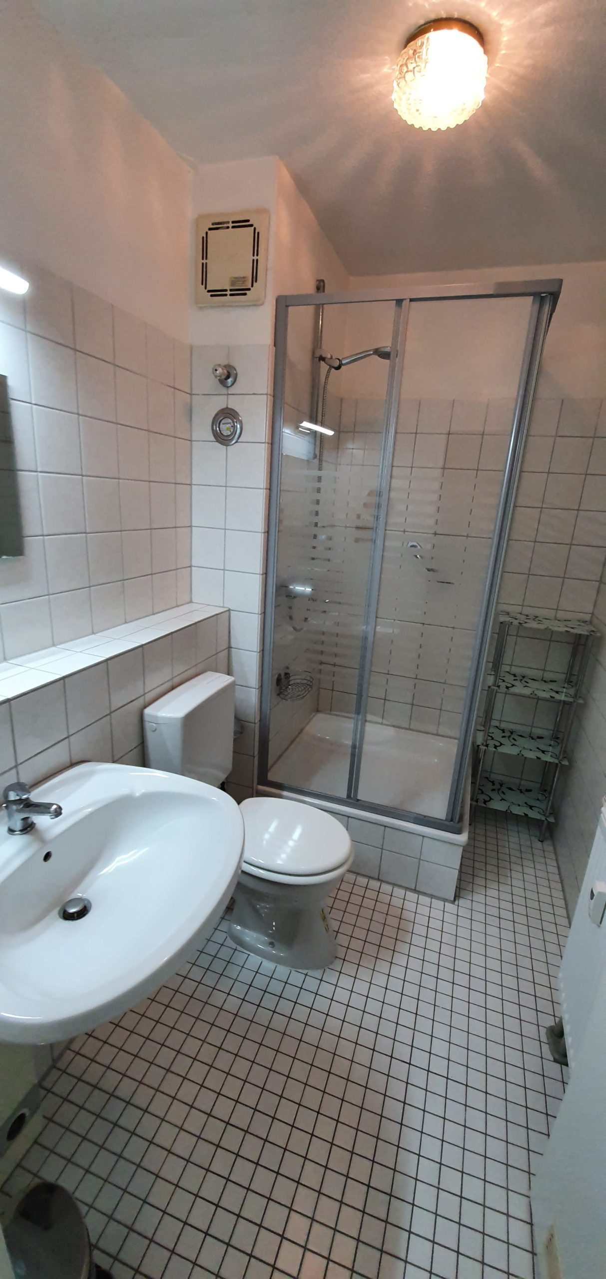 Möblierte 1-Zimmer-Wohnung mit Balkon, Aufzug, Stellplatz & Keller in attraktiver Lage von Gießen